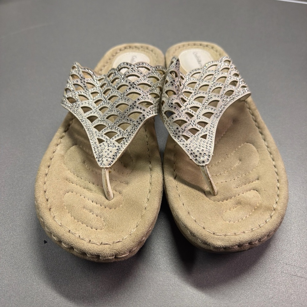 Ladies Croft & Barrow White Sparkle Slip Memory Foam Flip Flop Sandal‎ Sz 9